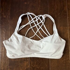 Lululemon Free to Be Bra